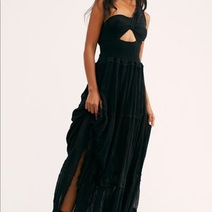 Jen’s pirate booty Iberian maxi dress ☀️